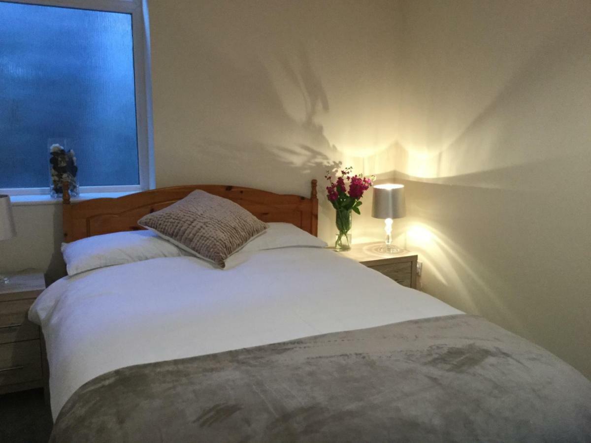 Rose Alley Apartment Westport Bagian luar foto