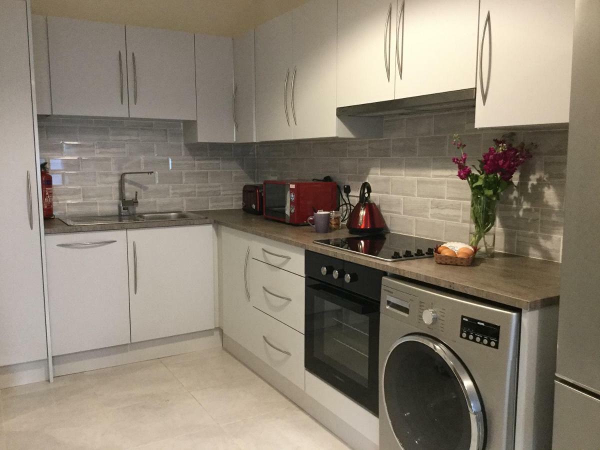 Rose Alley Apartment Westport Bagian luar foto