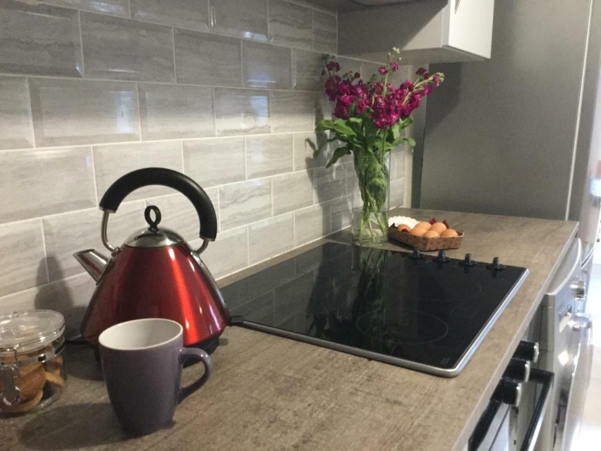 Rose Alley Apartment Westport Bagian luar foto