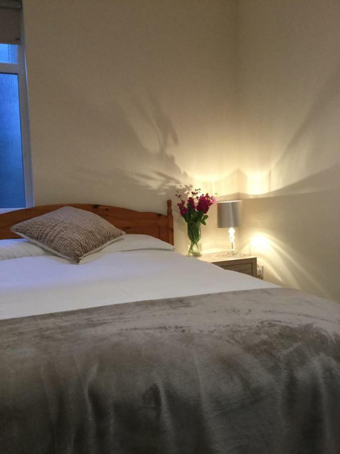 Rose Alley Apartment Westport Bagian luar foto